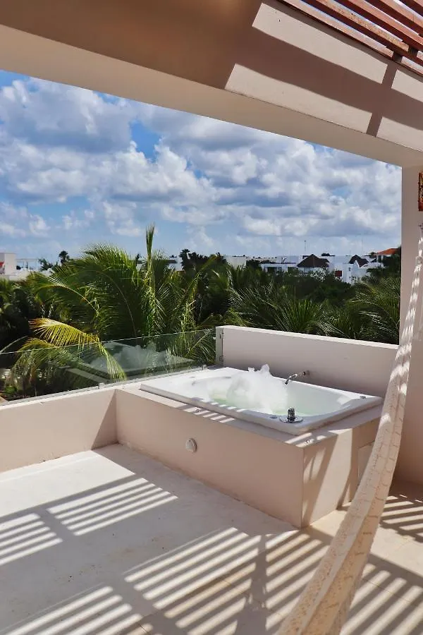 Maia Suites Cozumel Hotel